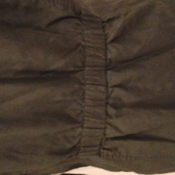 4/$80  Lightweight Green Jacket - Size Medium - Picture 5 of 9